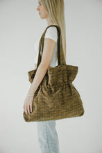 Load image into Gallery viewer, Oversized Drawstring Sherpa Tote